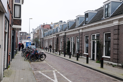 913248 Gezicht op de huizen Goedestraat 34 (rechts) -lager te Utrecht.